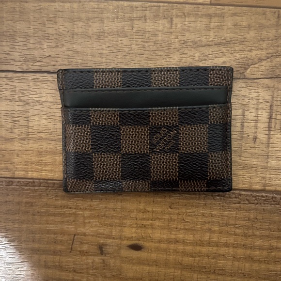 Men’s Louis Vuitton card holder - Picture 1 of 4